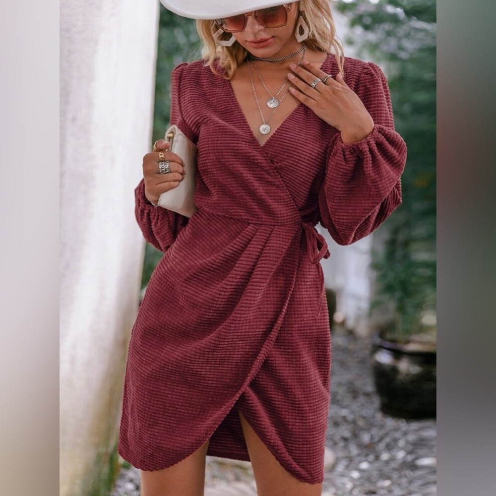 Simple Wrap Tie Side
Corduroy Dress